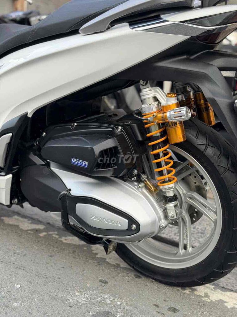 Honda SH 350i ABS 2022 Trắng. Mua bán Xe máy tại Thành phố Thủ Đức Tp Hồ Chí Minh được đăng bởi Vũ Vũ hình 6