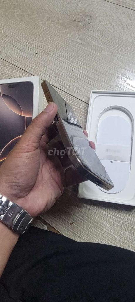 Apple iPhone 16 Pro Max Vàng Hư hỏng. Mua bán Điện thoại tại Quận Bình Tân Tp Hồ Chí Minh được đăng bởi Quốc hình 1