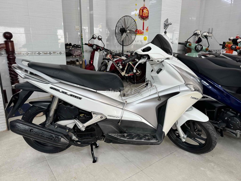 Air Blade 110cc Đời 2011.. Xe Còn Khá Đẹp. Mua bán Xe máy tại Thành phố Long Xuyên An Giang được đăng bởi Cửa Hàng Xe Minh Hạnh hình 7