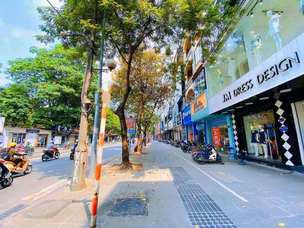 Cho thuê nhà Mặt phố trung tâm Sài Đồng 120Mx3T vỉa hè cực rộng