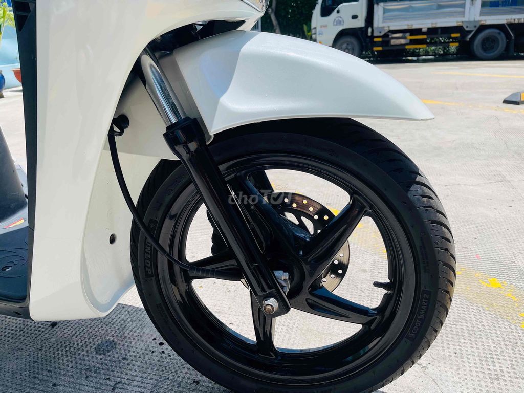 Honda SH Ý Sport 150cc Trắng