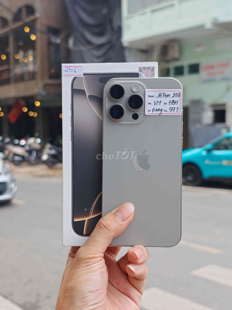 iPhone 16 Pro Max 256GB Titan VN/A Fullbox P97%. Mua bán Điện thoại tại Quận Đống Đa Hà Nội được đăng bởi Quý Hoàng hình 1