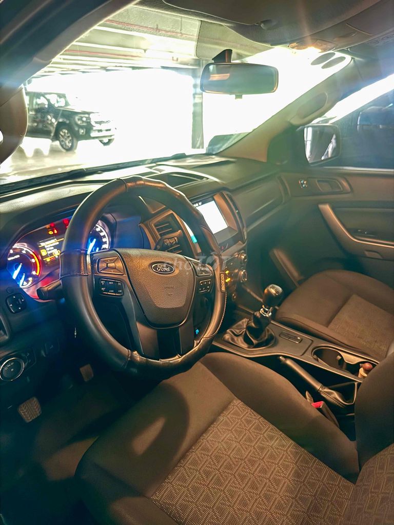 Ford Ranger XLS 4x2 MT 2021 Nhập Thái Xanh Đen. Mua bán Ô tô tại Quận Tân Phú Tp Hồ Chí Minh được đăng bởi BẾN THÀNH FORD XE ĐÃ QUA SỬ DỤNG hình 5