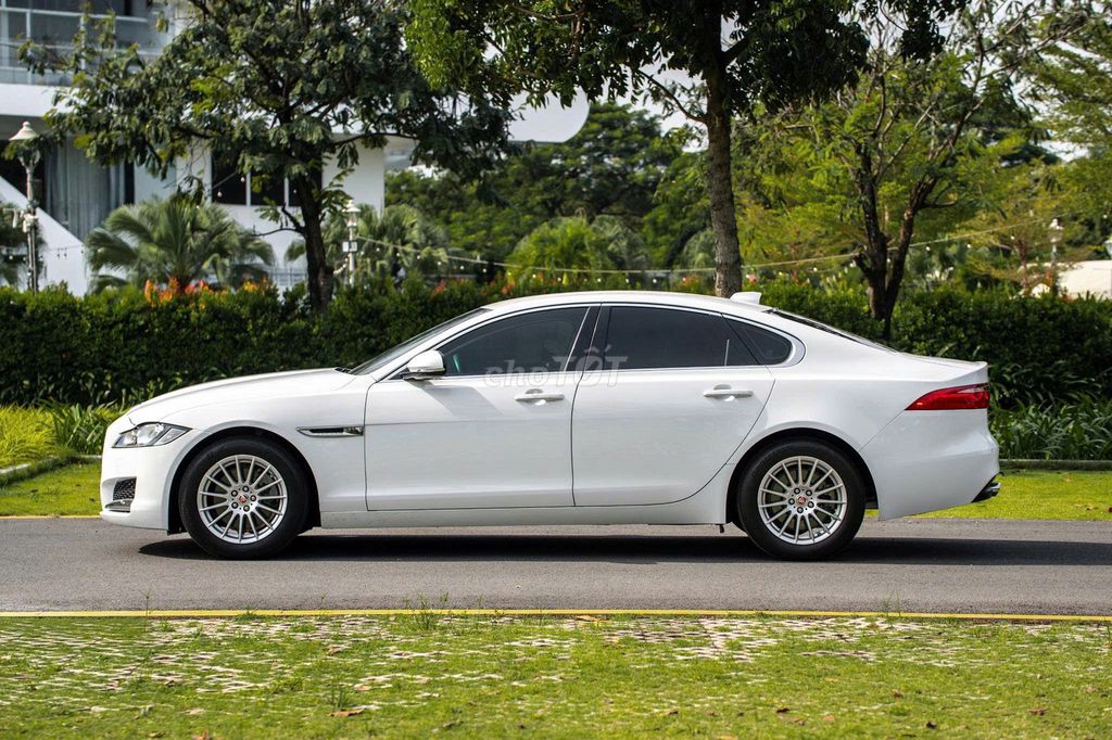 Jaguar XF 2016 PURE Trắng - 1 Chủ Từ Đầu. Mua bán Ô tô tại Quận 7 Tp Hồ Chí Minh được đăng bởi FatCar Auto hình 4