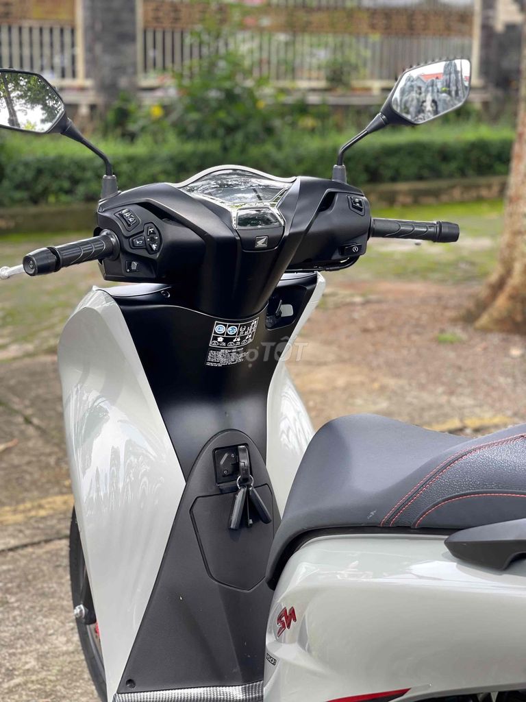 SH160abs-2024 xám siêu lướt. Mua bán Xe máy tại Huyện Trảng Bom Đồng Nai được đăng bởi kiều hình 8