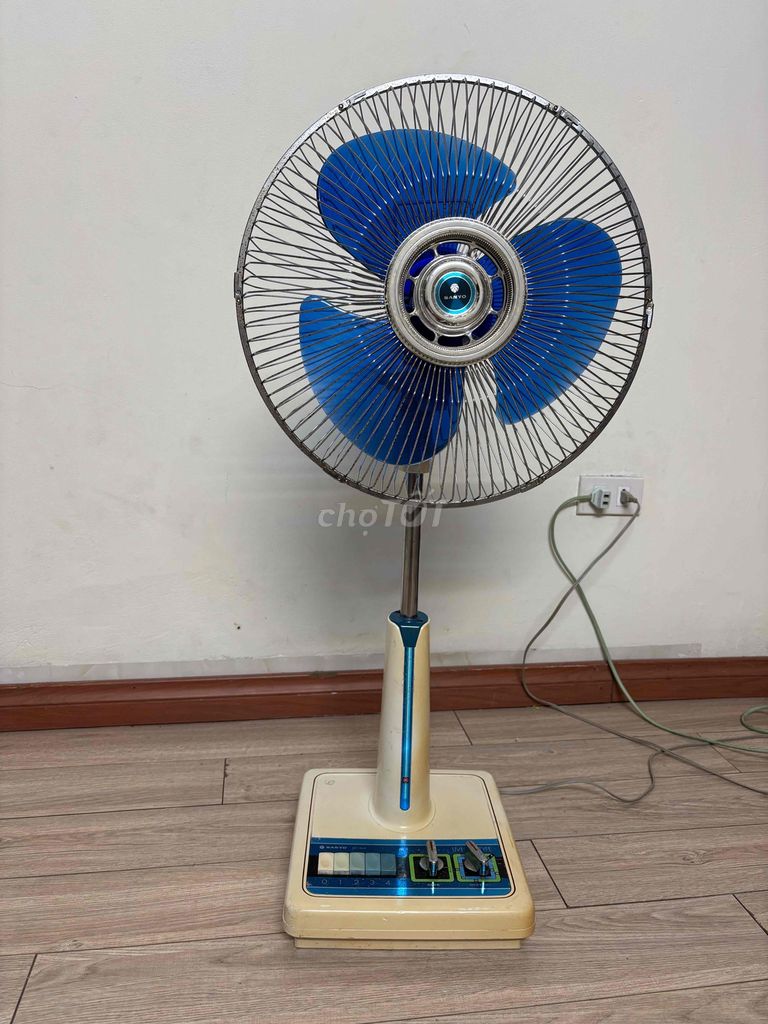 Quạt đứng Sanyo Trắng, Xanh 35cm hẹn giờ. Mua bán Quạt tại Quận Nam Từ Liêm Hà Nội được đăng bởi Ngọc Thắng hình 1