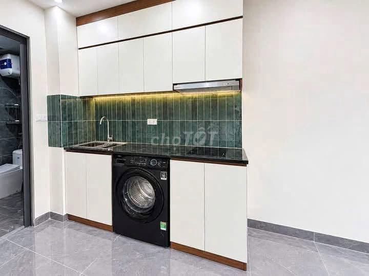 Аренда меблированной комнаты с балконом, рядом с Зяп Бат
