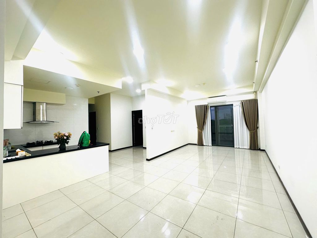 Аренда · 3 комн. · 117 м² · Quận 7, ул. Nguyễn Thị Thập