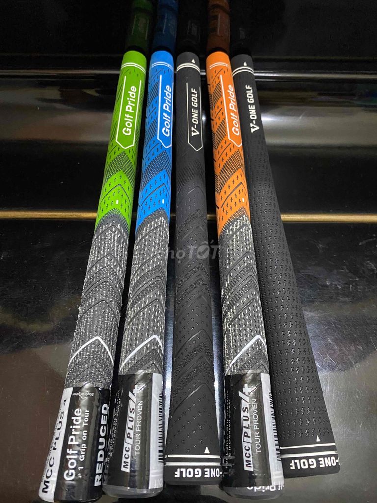 DỊCH VỤ THAY THAY CẦM GOLF GRIPS - HCM