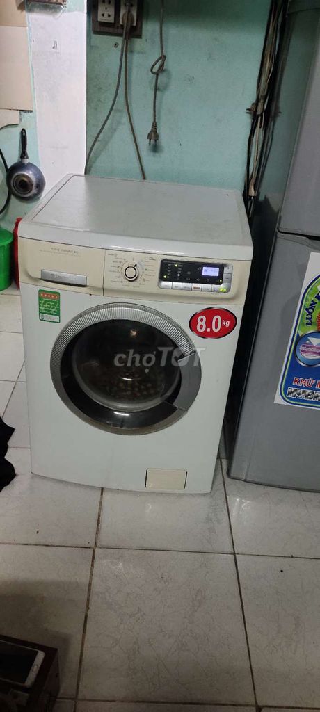 Cần thanh lý máy giặt Electrolux 8kg xài rất OK