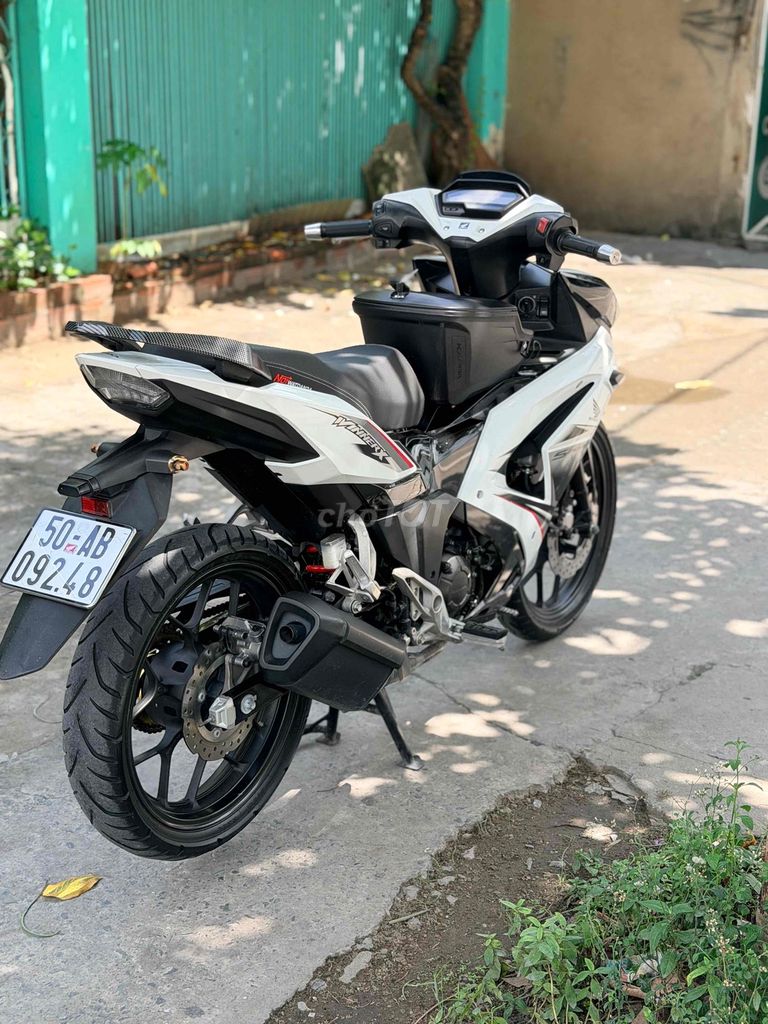 Honda Winner X 2022 Бело-черный 19 000 км