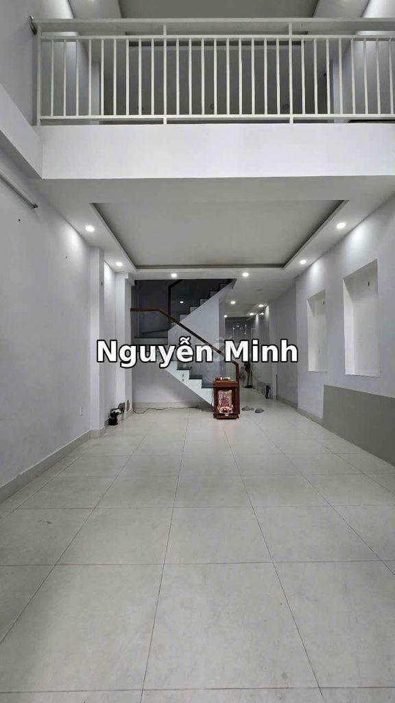 Nhà 4,2m x 13m 1 trệt 1 lửng 1 lầu và sân thượng trước sau vào ở ngay