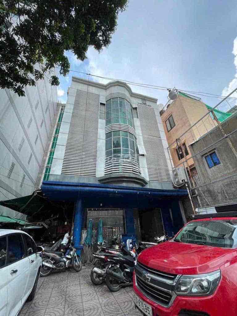 Аренда · 2 комн. · 180 м² · Quận Phú Nhuận, ул. Đường Hồ Biểu Chánh