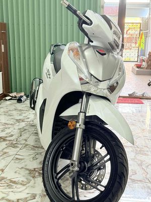 SH 300i xe nhập Ý Trắng Sporty. Mua bán Xe máy tại Thành phố Mỹ Tho Tiền Giang được đăng bởi Sang Mobile
