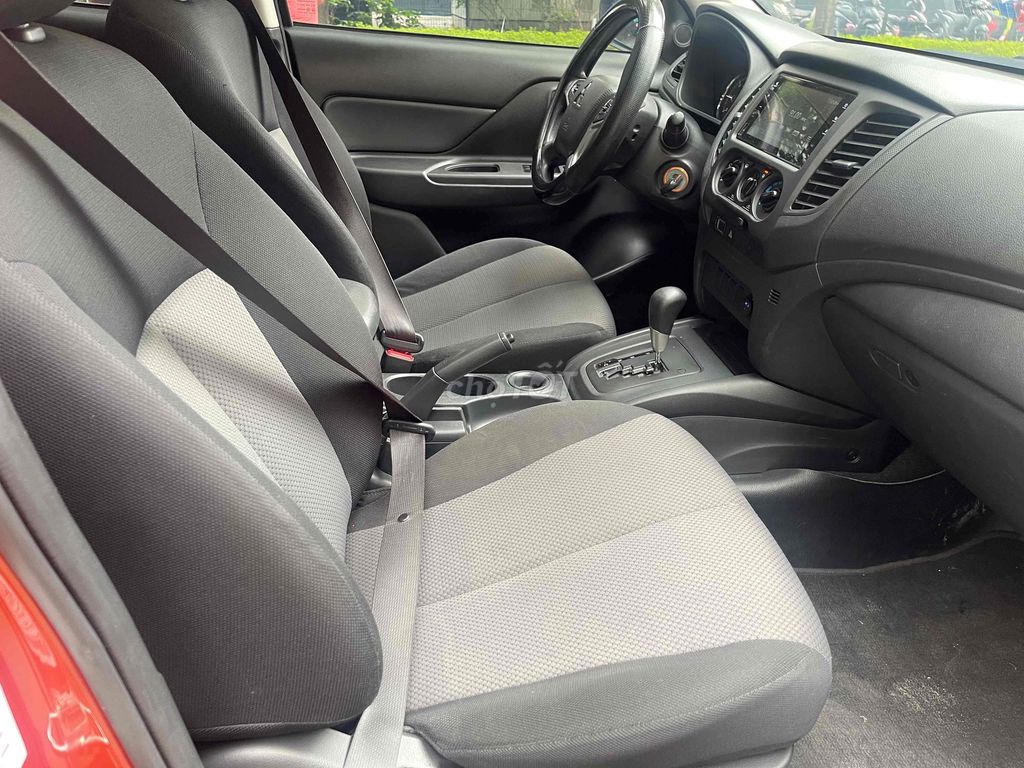 Mitsubishi Triton 2022 4x2 AT  odo 42000 km zin. Mua bán Ô tô tại Quận Hoàng Mai Hà Nội được đăng bởi tran duc khien hình 12