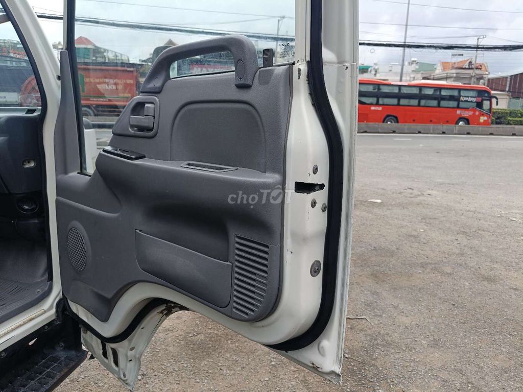 Izuzu 1t9,2015 t kín, máy lạnh, sơn zin, máy zin. Mua bán Xe tải, xe ben tại Quận 12 Tp Hồ Chí Minh được đăng bởi Lê văn Khoa  hình 5