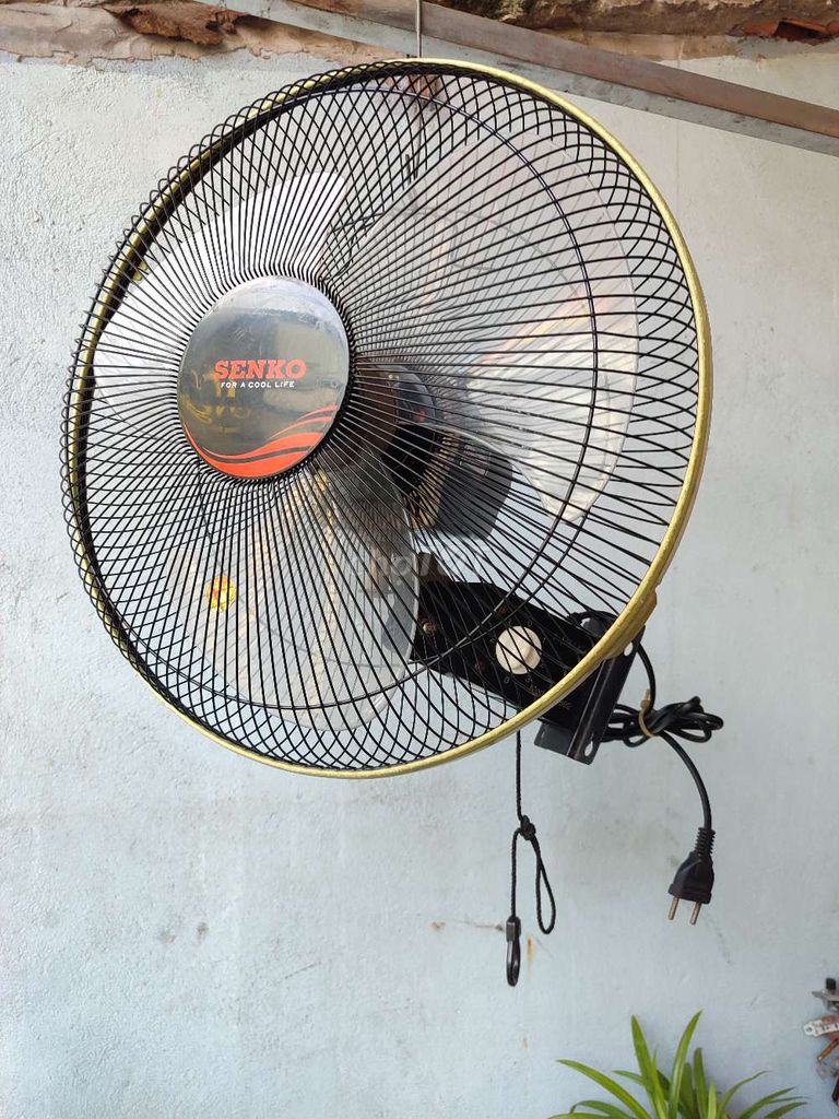 Quạt treo tường Senko T1882 Đen, vàng. Mua bán Quạt tại Quận Bình Tân Tp Hồ Chí Minh được đăng bởi Mr Thắng  hình 1
