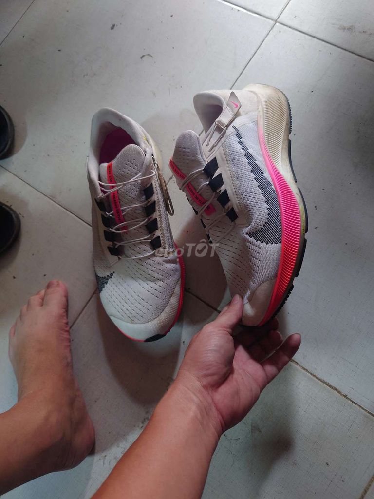 Giày thể thao Nike Unisex sZ 43. Mua bán Giày dép tại Quận Hà Đông Hà Nội được đăng bởi Hưng Thịnh Store Auth hình 1