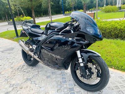 Triumph Daytona 955 màu Đen