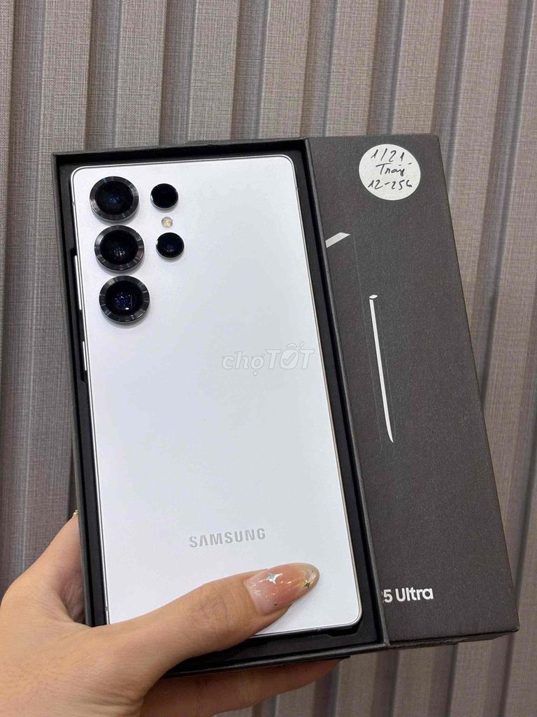 Samsung S25 Ultra 5G Trắng 12GB/256GB Vn 1/2027. Mua bán Điện thoại tại Quận Ninh Kiều Cần Thơ được đăng bởi Quý Mobile Cần thơ hình 1