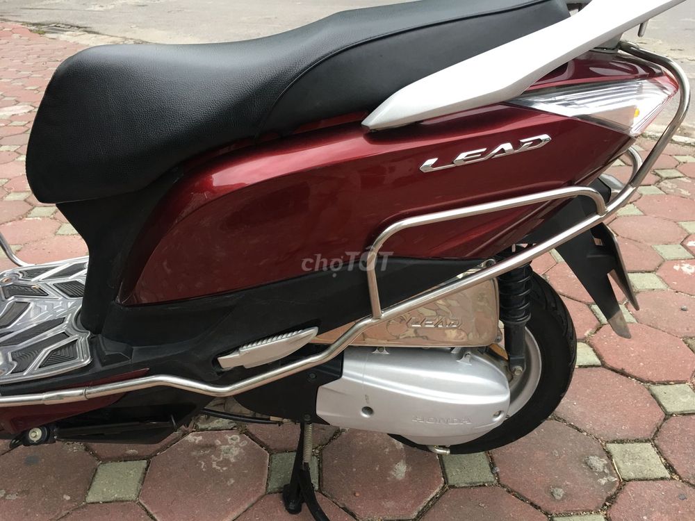 0373592830 - Honda Lead 125 màu đỏ mận 2017 xe nhà dùng