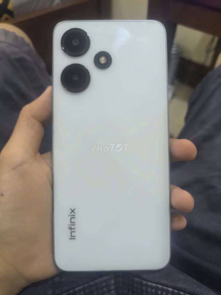 Infinix Hot 30i 8GB/128GB Trắng. Mua bán Điện thoại tại Quận 12 Tp Hồ Chí Minh được đăng bởi Long Le hình 1