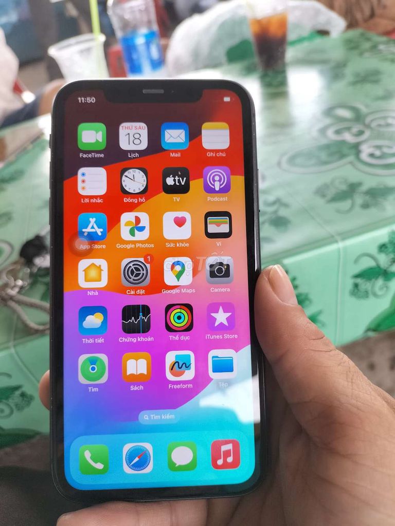 iPhone 11 icloud vay cần bán