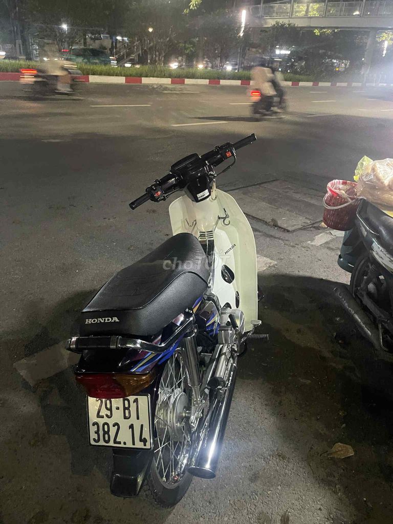 Honda Dream màu Trắng. Mua bán Xe máy tại Quận Thanh Xuân Hà Nội được đăng bởi Lợi Đô vip hình 2