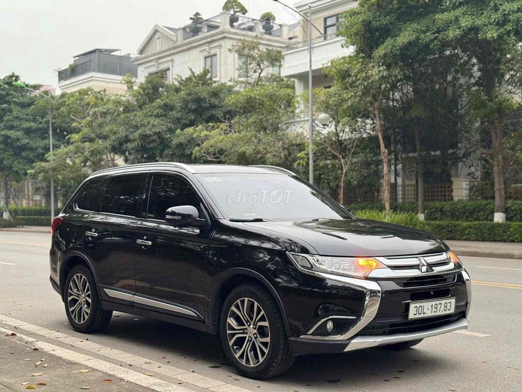 Mitsubishi Outlander 2018 CVT 80000 km. Mua bán Ô tô tại Quận Cầu Giấy Hà Nội được đăng bởi TRUNG HIẾU AUTO hình 5