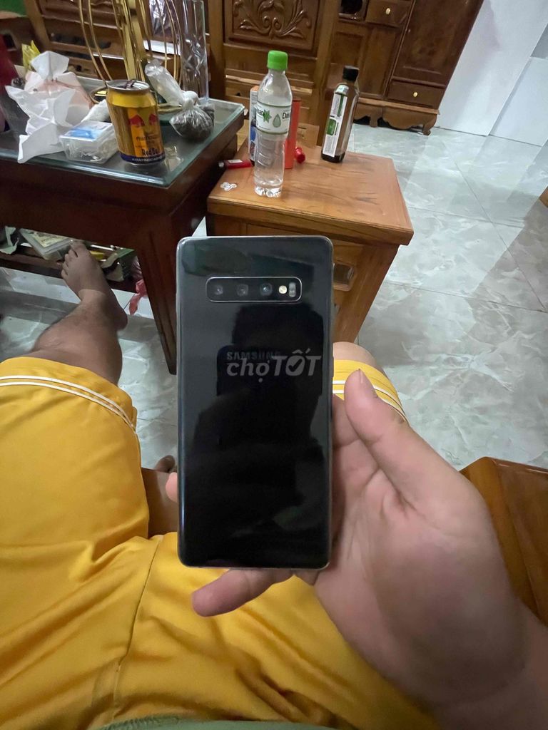 Samsung Galaxy S10+ Đen. Mua bán Điện thoại tại Huyện Yên Sơn Tuyên Quang được đăng bởi Tran Tung hình 1