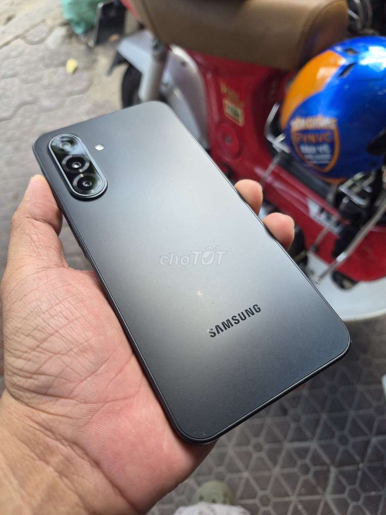 Samsung Galaxy A17 5G 8G/256G Đen. Mua bán Điện thoại tại Quận 8 Tp Hồ Chí Minh được đăng bởi No má nì hình 1