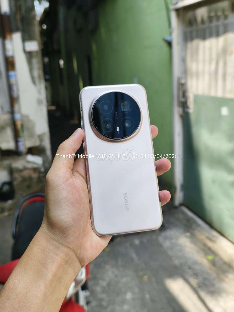 Honor Magic 8 Pro Vàng 16/512 kèm sạc zin nội địa. Mua bán Điện thoại tại Quận Gò Vấp Tp Hồ Chí Minh được đăng bởi Thanh Tri hình 1