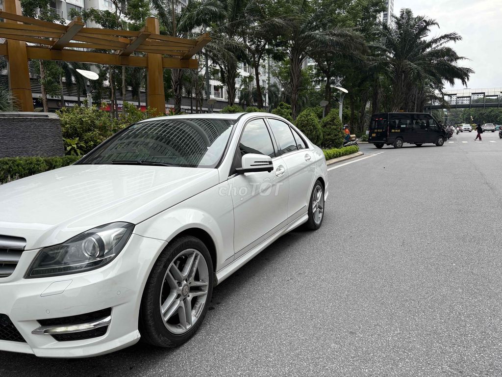 Mercedes Benz C Class 2012 C300 AMG - 90000 km. Mua bán Ô tô tại Quận Hai Bà Trưng Hà Nội được đăng bởi Bùi hiển hình 2