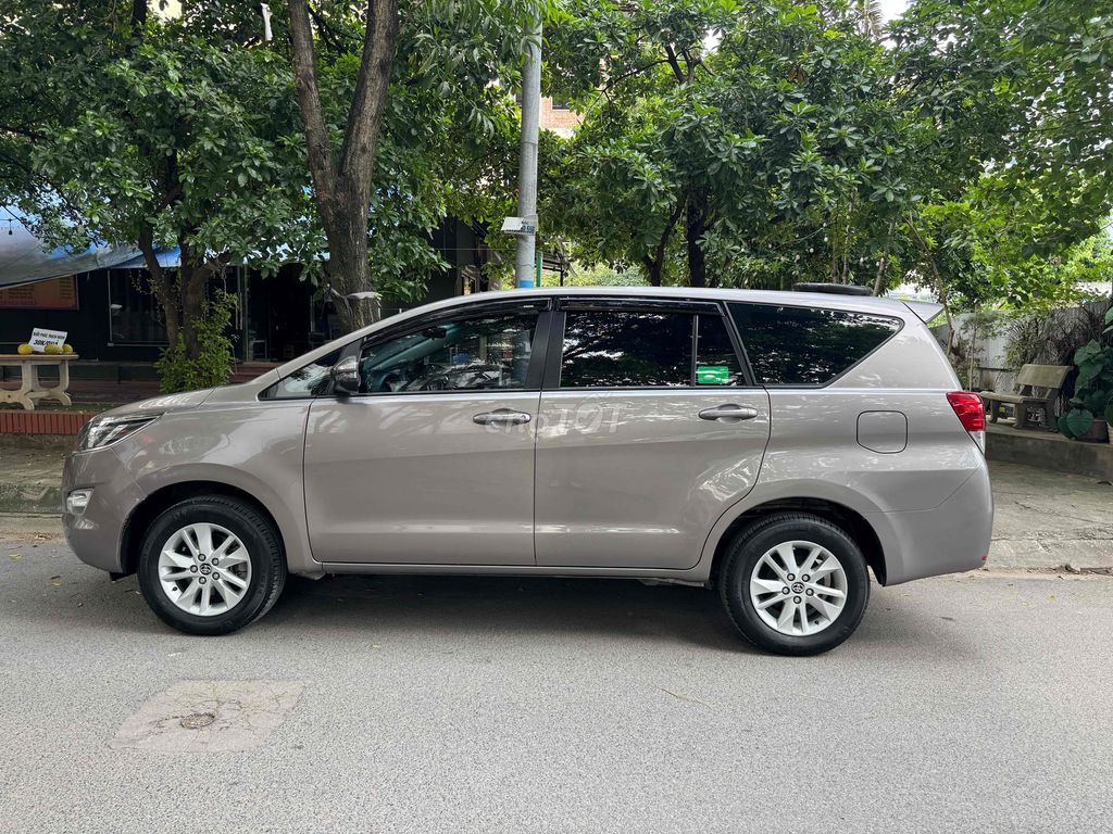 Toyota Innova 2020 ban 2.0G - số sàn tư nhân. Mua bán Ô tô tại Quận Nam Từ Liêm Hà Nội được đăng bởi phạm phương nga hình 3