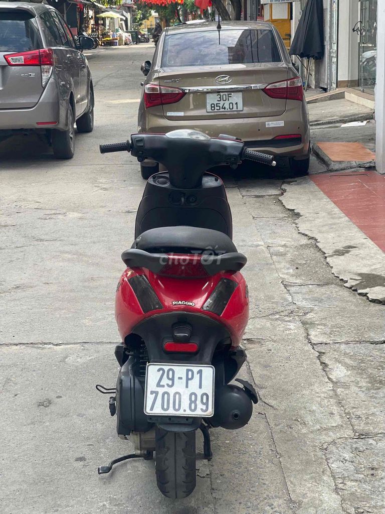Piaggio Zip красный как новый