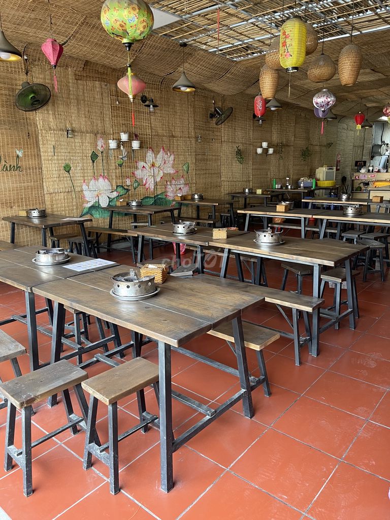 Bàn ghế gỗ thông còn mới. Mua bán Bàn ghế tại Huyện Hóc Môn Tp Hồ Chí Minh được đăng bởi Trịnh văn bắc hình 1