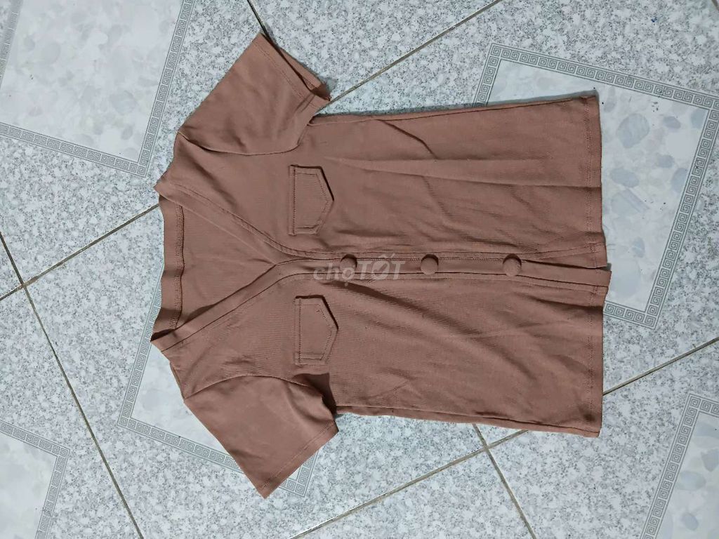 Áo Nữ Nâu Free size Đã qua sử dụng. Mua bán Quần áo tại Huyện Gò Công Tây Tiền Giang được đăng bởi Bích Trâm hình 1