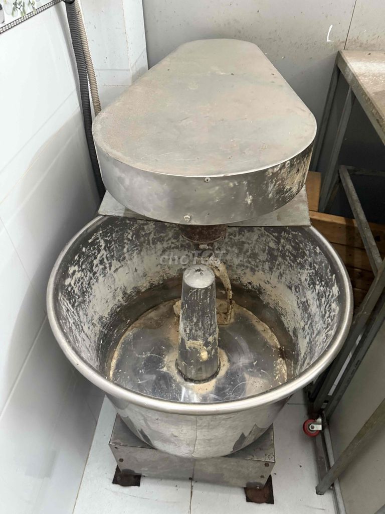 thanh lý trọn bộ lò bánh mì 16 mâm