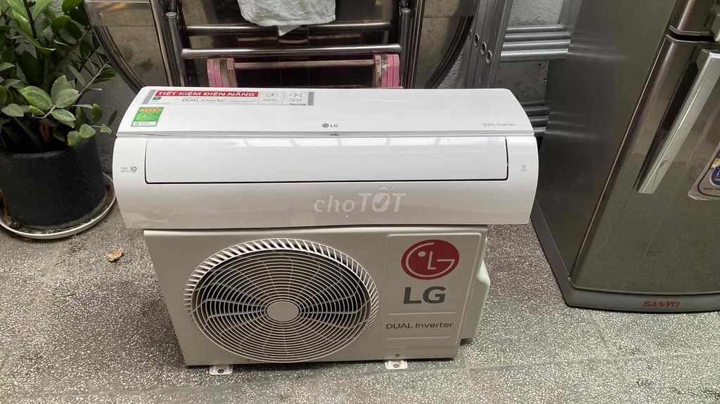 máy lạnh LG duar 1.5 sx 2022 đẹp mới 98% bh1năm