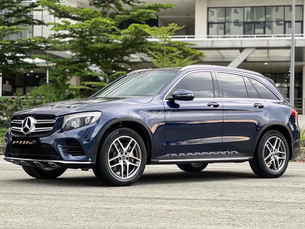 Mercedes Benz GLC300 model 2019