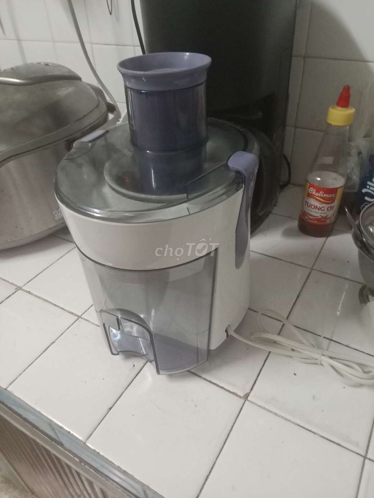 Máy ép trái cây Philips HR1811. Mua bán Bếp, lò, đồ điện nhà bếp tại Thành phố Nha Trang Khánh Hòa được đăng bởi Trần Thế Nhân hình 1