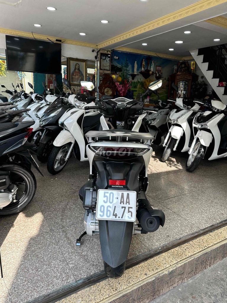 SH 125i ABS + HSTC 8/2025 Trắng BSTP Chính Chủ. Mua bán Xe máy tại Quận Phú Nhuận Tp Hồ Chí Minh được đăng bởi Ngô Hà hình 6