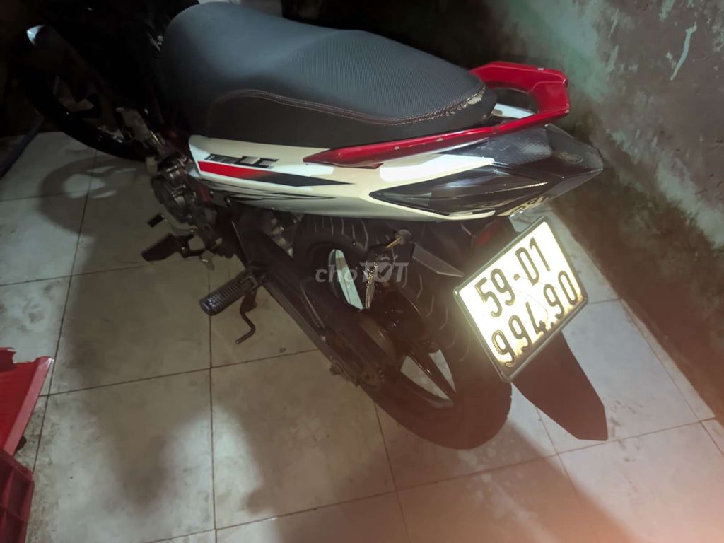 Yamaha Exciter 135 2014 5 số côn tay Đỏ trắng đen. Mua bán Xe máy tại Huyện Đức Hòa Long An được đăng bởi Hải Dương hình 1
