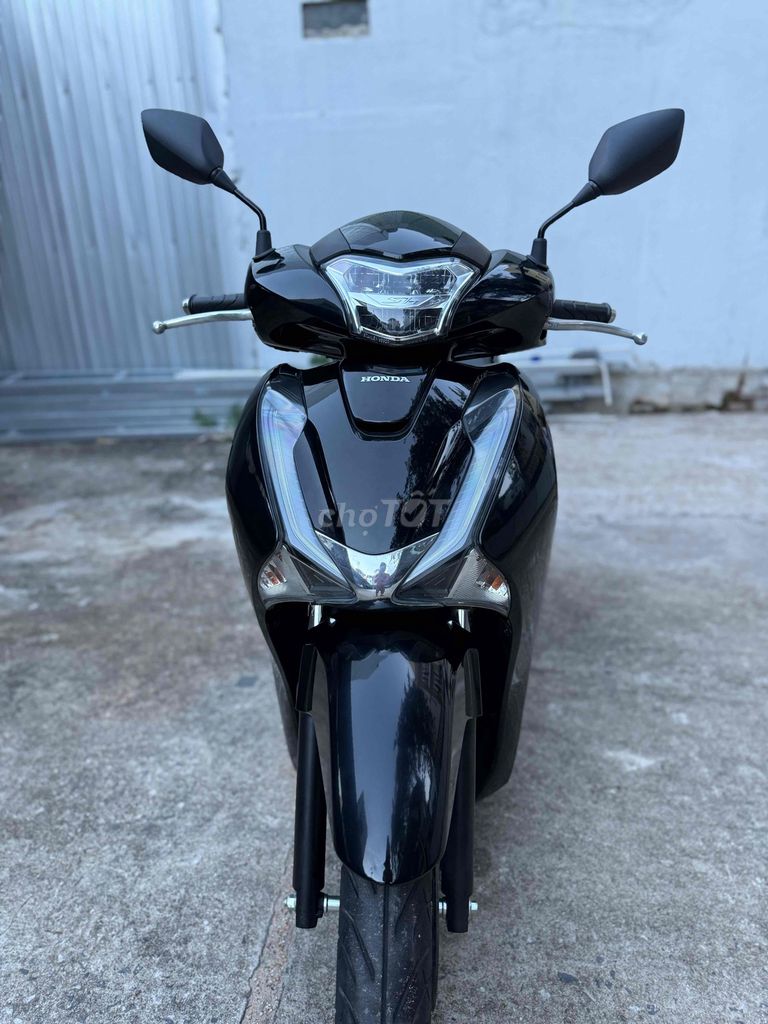 Honda SH 125 2016 Черный красивый автомобиль, тихий велосипед