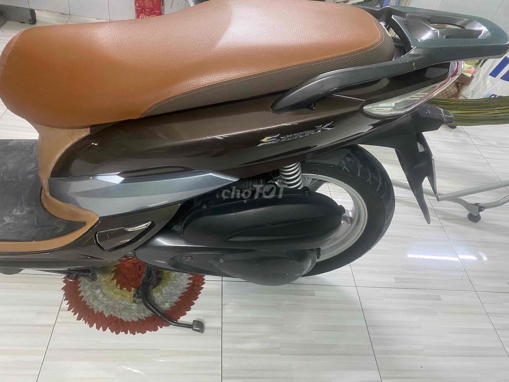 SYM Shark màu Nâu. Mua bán Xe máy tại Quận 7 Tp Hồ Chí Minh được đăng bởi thanh xuân hình 2