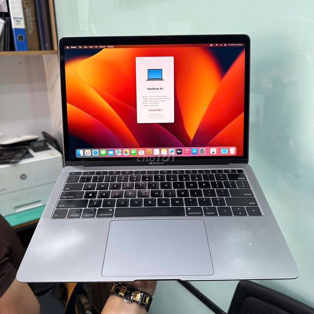 MacBook Air 2019 i5 8GB/256GB nguyên zin. Mua bán Laptop tại Quận Tân Bình Tp Hồ Chí Minh được đăng bởi Nguyễn thế duy hình 1