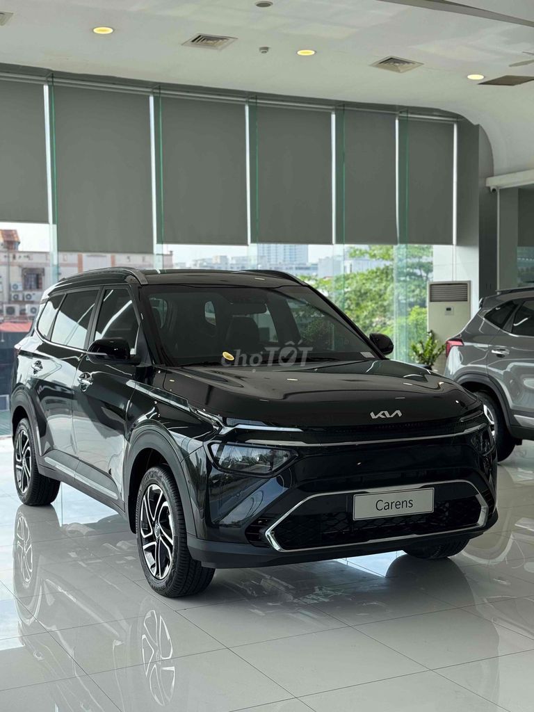 KIA CARENS 1.5 LUXURY 2025 Белый Новый 100%