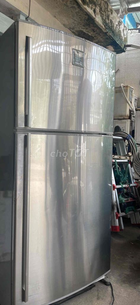 Tủ lạnh Electrolux Bạc Kim loại. Mua bán Tủ lạnh tại Quận Hải Châu Đà Nẵng được đăng bởi phan ngoc tỉnh hình 1