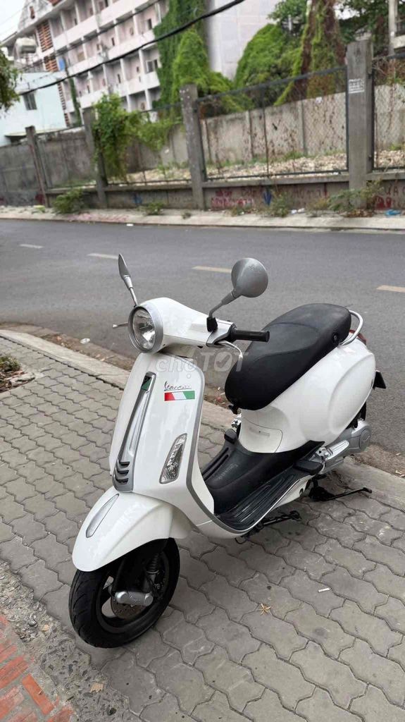 Piaggio Vespa đèn tròn 2015 Trắng