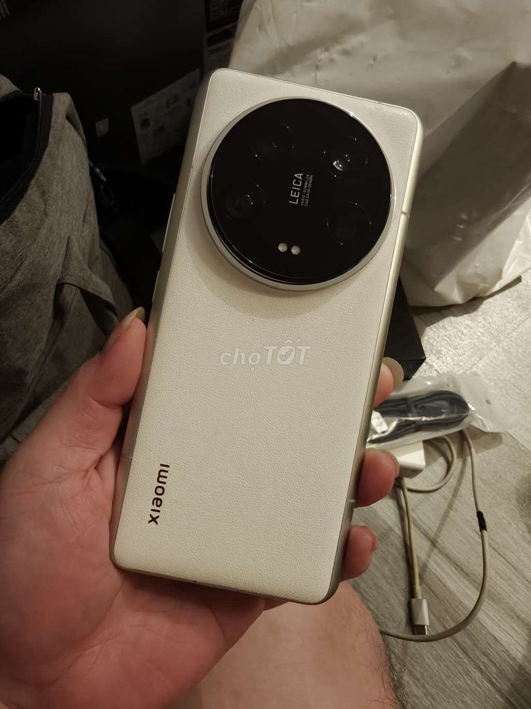 Xiaomi 14 Ultra(12/256)trắng ngoại hình 98% gl. Mua bán Điện thoại tại Quận 5 Tp Hồ Chí Minh được đăng bởi Strawberry Táo hình 1